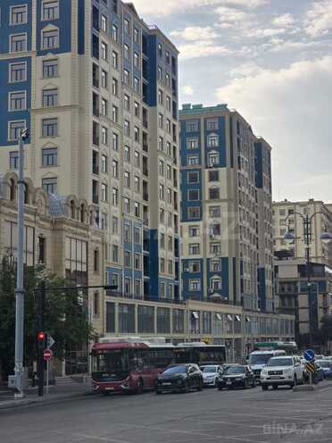 Продаётся 3-комн. новостройка 97.5 м², м. Иншаатчылар, photo 1 from 9