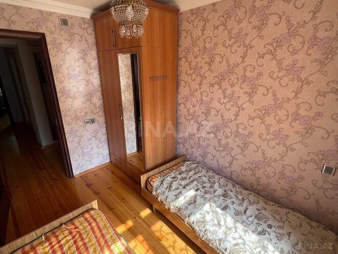Сдаётся 3-комн. вторичка 65 м², м. Кара Караев, photo 1 from 10