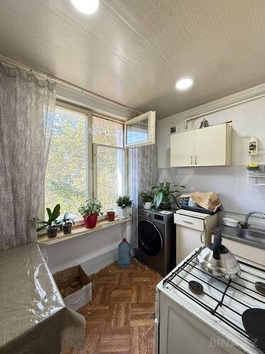 Satılır 2 otaqlı köhnə tikili 60 m², İnşaatçılar m., photo 10 from 12