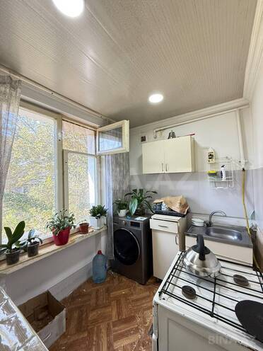 Satılır 2 otaqlı köhnə tikili 60 m², İnşaatçılar m., photo 9 from 12
