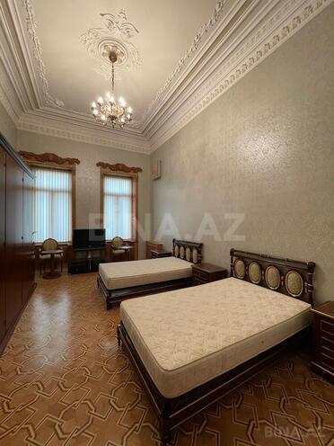 İcarəyə verilir 5 otaqlı köhnə tikili 350 m², Sahil m., photo 14 from 29
