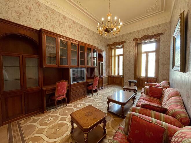 İcarəyə verilir 5 otaqlı köhnə tikili 350 m², Sahil m., photo 16 from 29