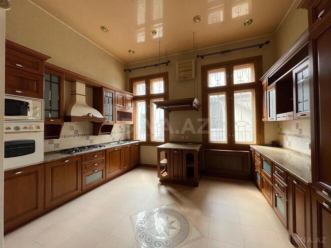İcarəyə verilir 5 otaqlı köhnə tikili 350 m², Sahil m., photo 18 from 29