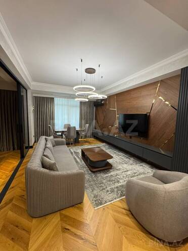 Продаётся 3-комн. новостройка 138 м², photo 1 from 18
