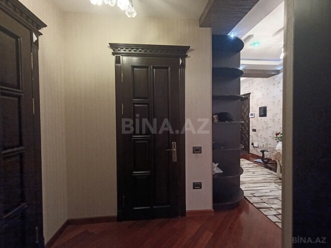 Продается 3-комн. новостройка 130 м², м. Ази Асланов, photo 1 from 17