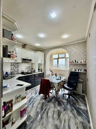 Продаётся 3-комн. вторичка 75 м², Бинагадинский р., photo 1 from 10