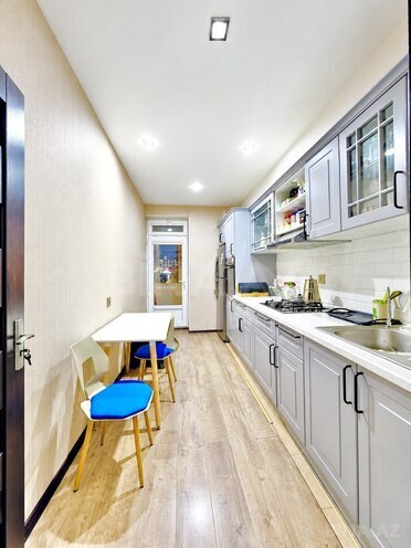 Продается 3-комн. вторичка 95 м², м. Кара Караев, photo 7 from 17
