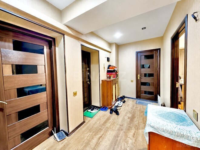 Продается 3-комн. вторичка 95 м², м. Кара Караев, photo 8 from 17