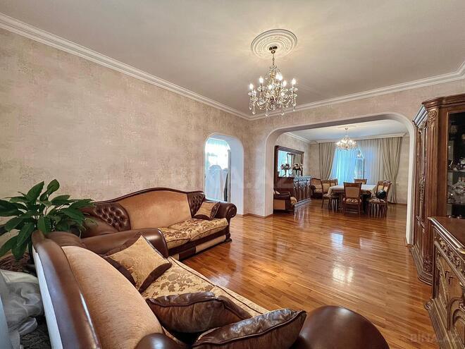 Satılır 8 otaqlı həyət evi/bağ evi 450 m², Həzi Aslanov q., photo 8 from 20