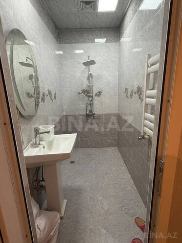 Продается 2-комн. новостройка 70 м², м. Кара Караев, photo 5 from 8