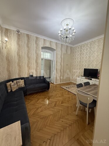 Satılır 5 otaqlı köhnə tikili 140 m², Nizami m., photo 13 from 25