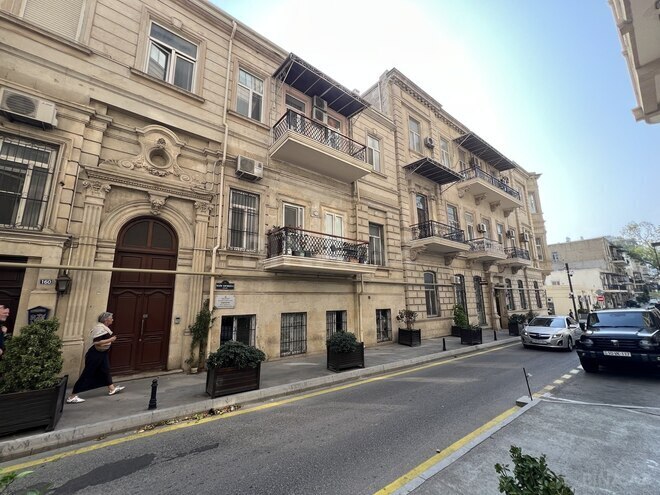 Satılır 5 otaqlı köhnə tikili 140 m², Nizami m., photo 19 from 25