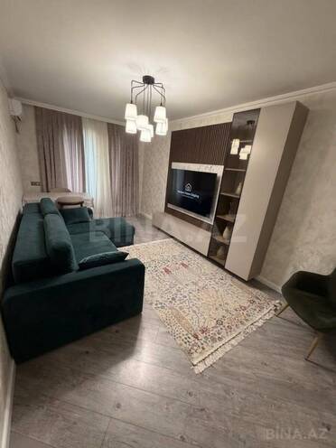 Продается 4-комн. вторичка 110 м², м. Ази Асланов, photo 1 from 16