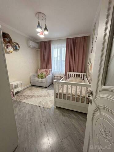 Продается 4-комн. вторичка 110 м², м. Ази Асланов, photo 8 from 16