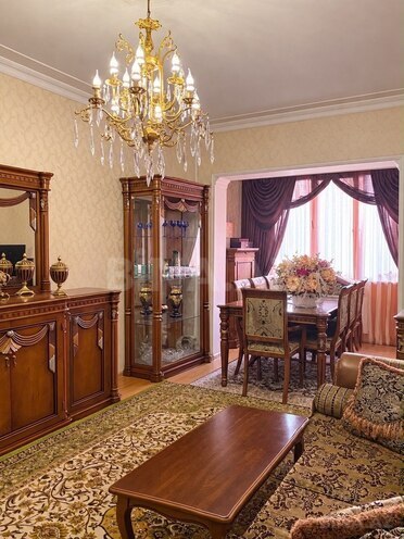 Продается 3-комн. вторичка 85 м², м. Ази Асланов, photo 1 from 19