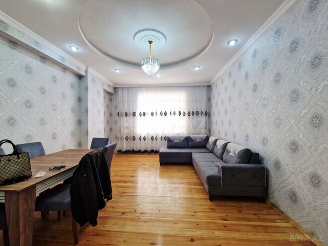 Сдается 2-комн. новостройка 80 м², м. Нефтчиляр, photo 1 from 13