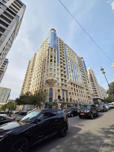 Satılır 4 otaqlı yeni tikili 242 m², 28 May m., photo 1 from 22