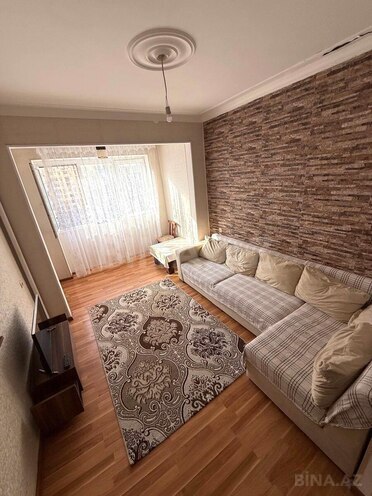 Сдается 3-комн. вторичка 75 м², м. Ази Асланов, photo 1 from 13