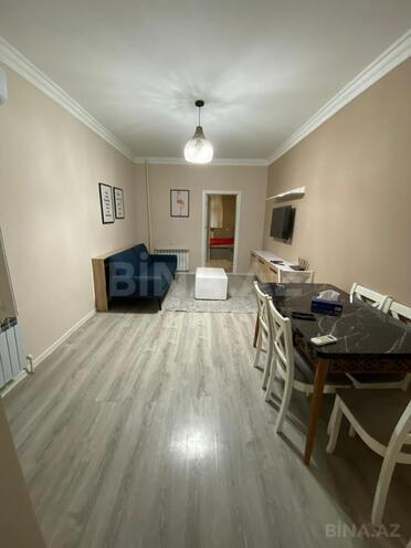 Сдается 2-комн. вторичка 65 м², м. Иншаатчылар, photo 1 from 9