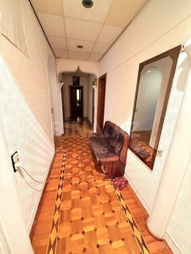 Продается 4-комн. вторичка 130 м², м. Азадлыг проспекти, photo 1 from 8