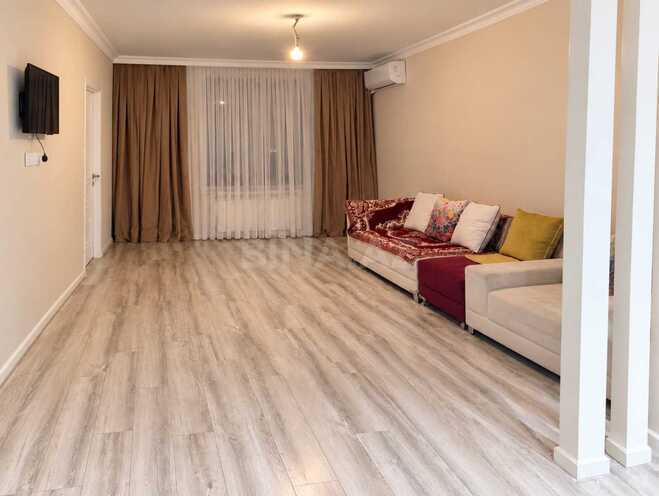 Продаётся 3-комн. вторичка 72 м², м. Ичеришехер, photo 3 from 17