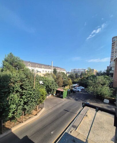 Продаётся 2-комн. вторичка 55 м², м. Элмляр Академиясы, photo 1 from 17