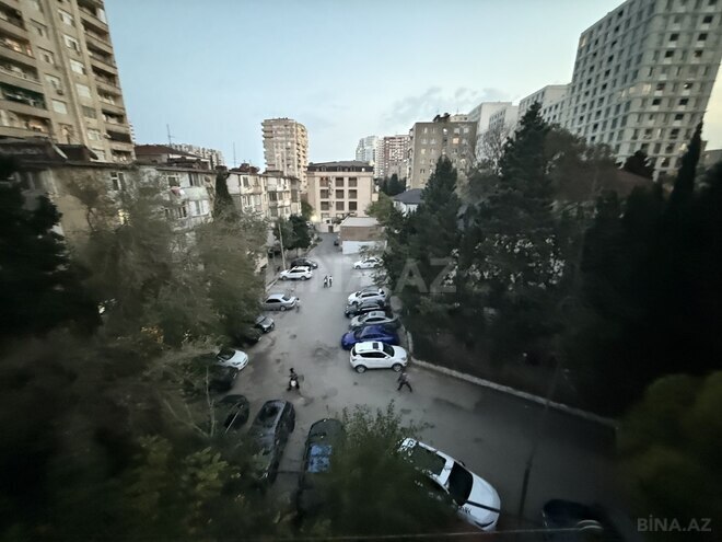 Satılır 3 otaqlı köhnə tikili 90 m², İnşaatçılar m., photo 19 from 22