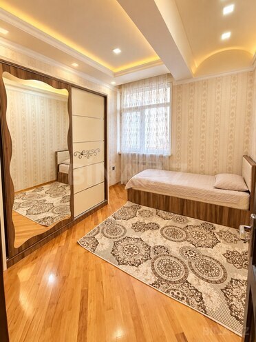 Сдается 3-комн. новостройка 125 м², м. Низами, photo 7 from 16