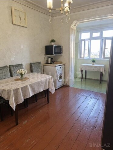 Satılır 3 otaqlı köhnə tikili 65 m², Xalqlar Dostluğu m., photo 3 from 8