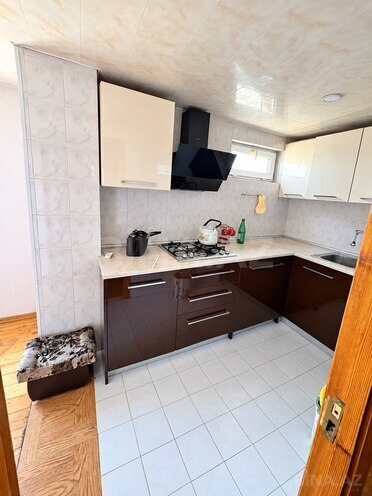 Satılır 3 otaqlı köhnə tikili 70 m², Qaraçuxur q., photo 1 from 15