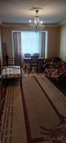 Продается 3-комн. вторичка 65 м², м. Нефтчиляр, photo 1 from 16