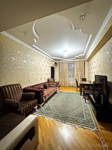 Сдается 3-комн. новостройка 90 м², м. Ази Асланов, photo 1 from 12