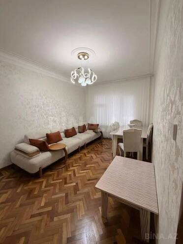 Продаётся 3-комн. вторичка 85 м², м. Ази Асланов, photo 1 from 16