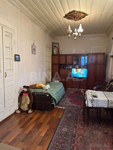 Satılır 2 otaqlı köhnə tikili 70 m², Nizami m., photo 3 from 8