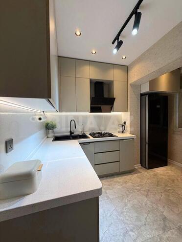 Продаётся 4-комн. вторичка 100 м², м. Ази Асланов, photo 14 from 19