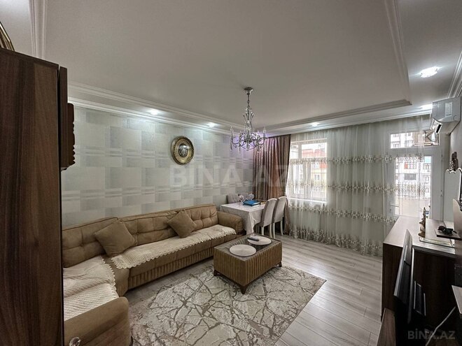 Продается 3-комн. вторичка 110 м², м. Нефтчиляр, photo 1 from 16