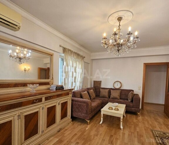 Satılır 2 otaqlı köhnə tikili 75 m², 28 May m., photo 1 from 11