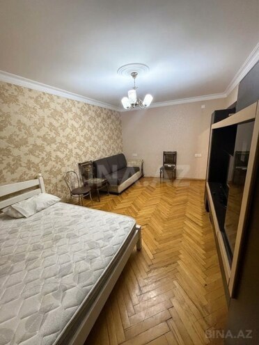 Продаётся 1-комн. вторичка 43 м², м. Элмляр Академиясы, photo 4 from 10
