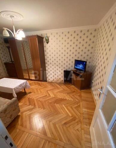Satılır 2 otaqlı köhnə tikili 32 m², İnşaatçılar m., photo 1 from 7