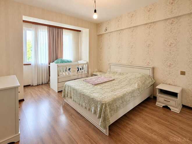Продается 3-комн. вторичка 95 м², м. Кара Караев, photo 1 from 12