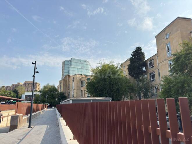 Satılır 8 otaqlı köhnə tikili 280 m², 28 May m., photo 4 from 25