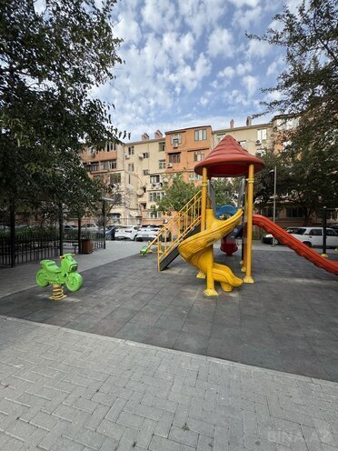 Продается 2-комн. вторичка 38 м², м. Бакмил, photo 1 from 12