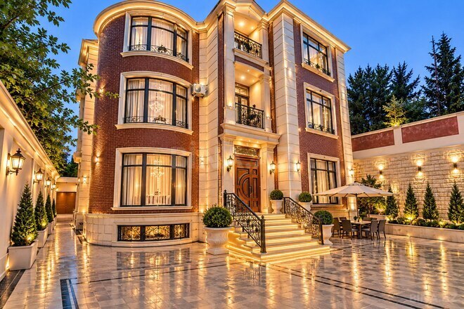 Сдается 8-комн. дом/дача 650 м², пос. Бадамдар, photo 1 from 32