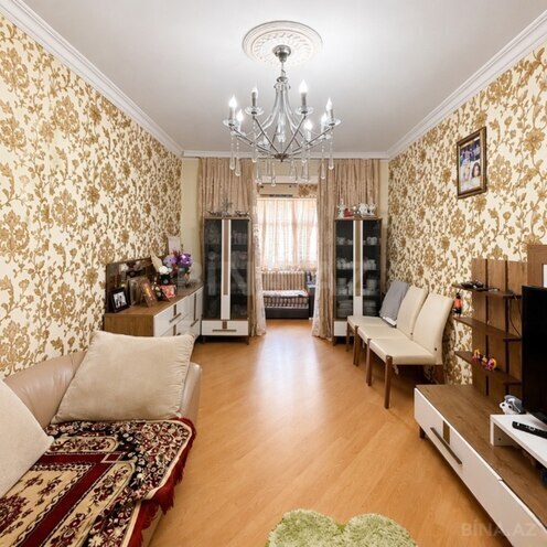 Продается 3-комн. вторичка 80 м², м. Халглар Достлугу, photo 1 from 16