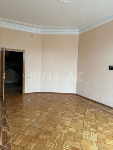 İcarəyə verilir 6 otaqlı köhnə tikili 340 m², Sahil m., photo 14 from 32