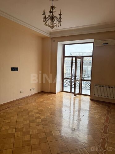 İcarəyə verilir 6 otaqlı köhnə tikili 340 m², Sahil m., photo 9 from 32