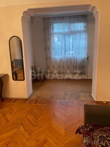 Satılır 2 otaqlı köhnə tikili 59 m², 8 Noyabr m., photo 1 from 7