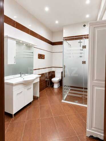 Satılır 4 otaqlı yeni tikili 210 m², 28 May m., photo 15 from 16