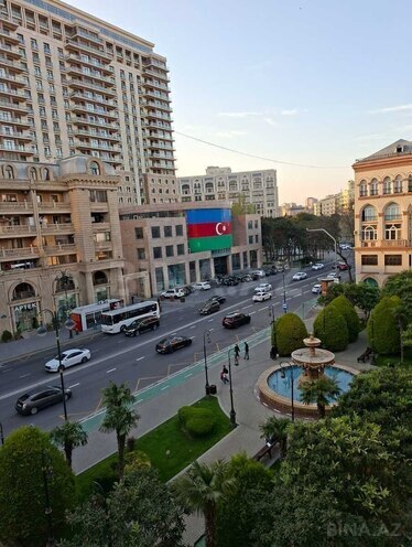 Satılır 2 otaqlı köhnə tikili 54 m², Nizami m., photo 1 from 15