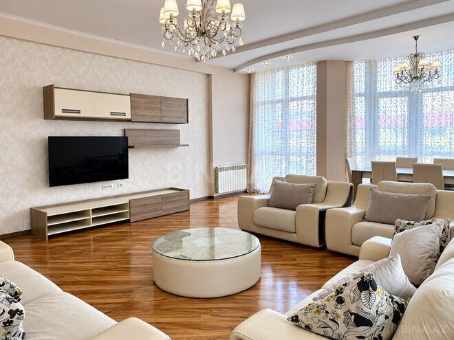Сдаётся 4-комн. новостройка 180 м², м. Низами, photo 1 from 31